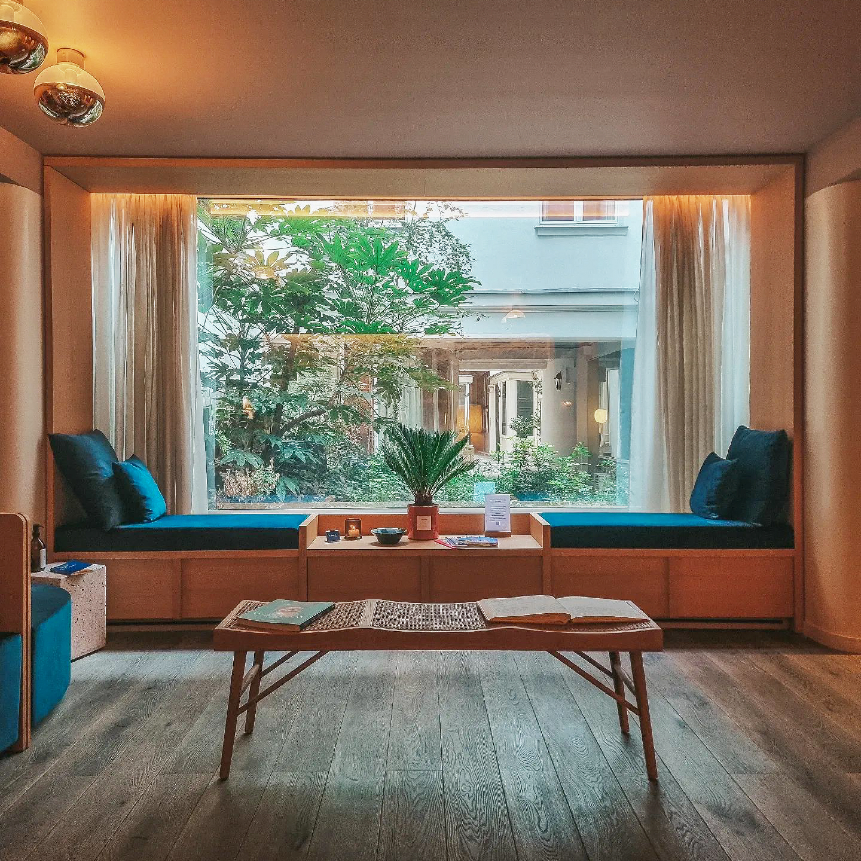 Spa Clēmēns, Paris