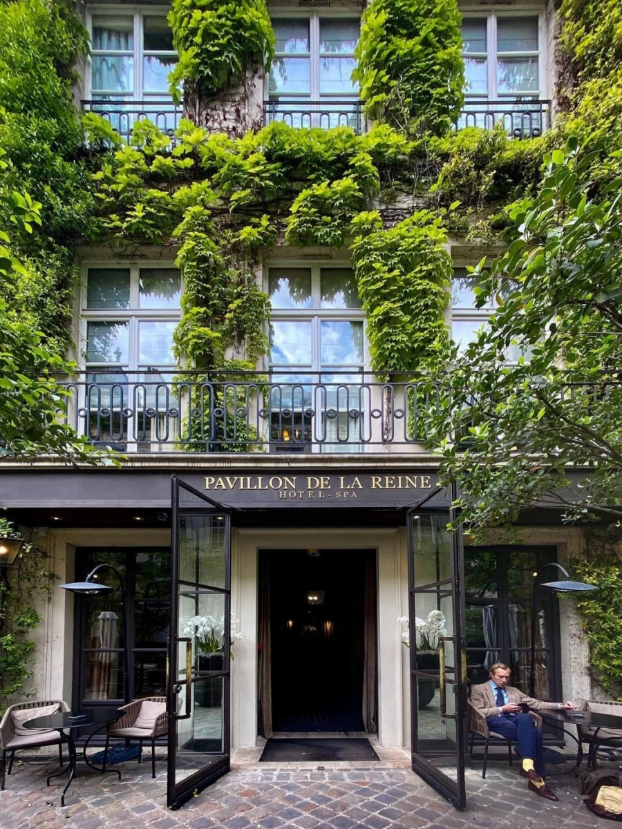Le Pavillon de la Reine