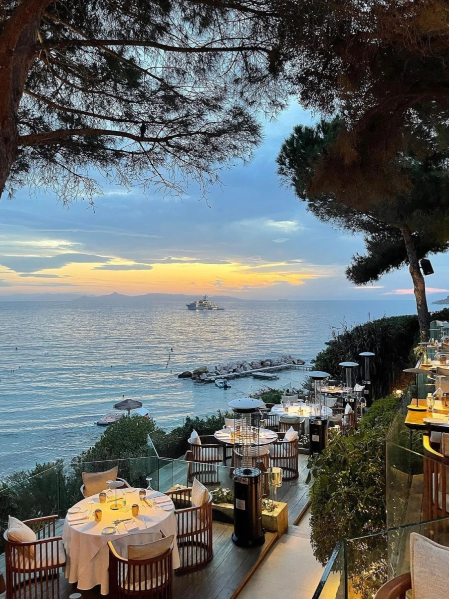 Ithaki restaurant