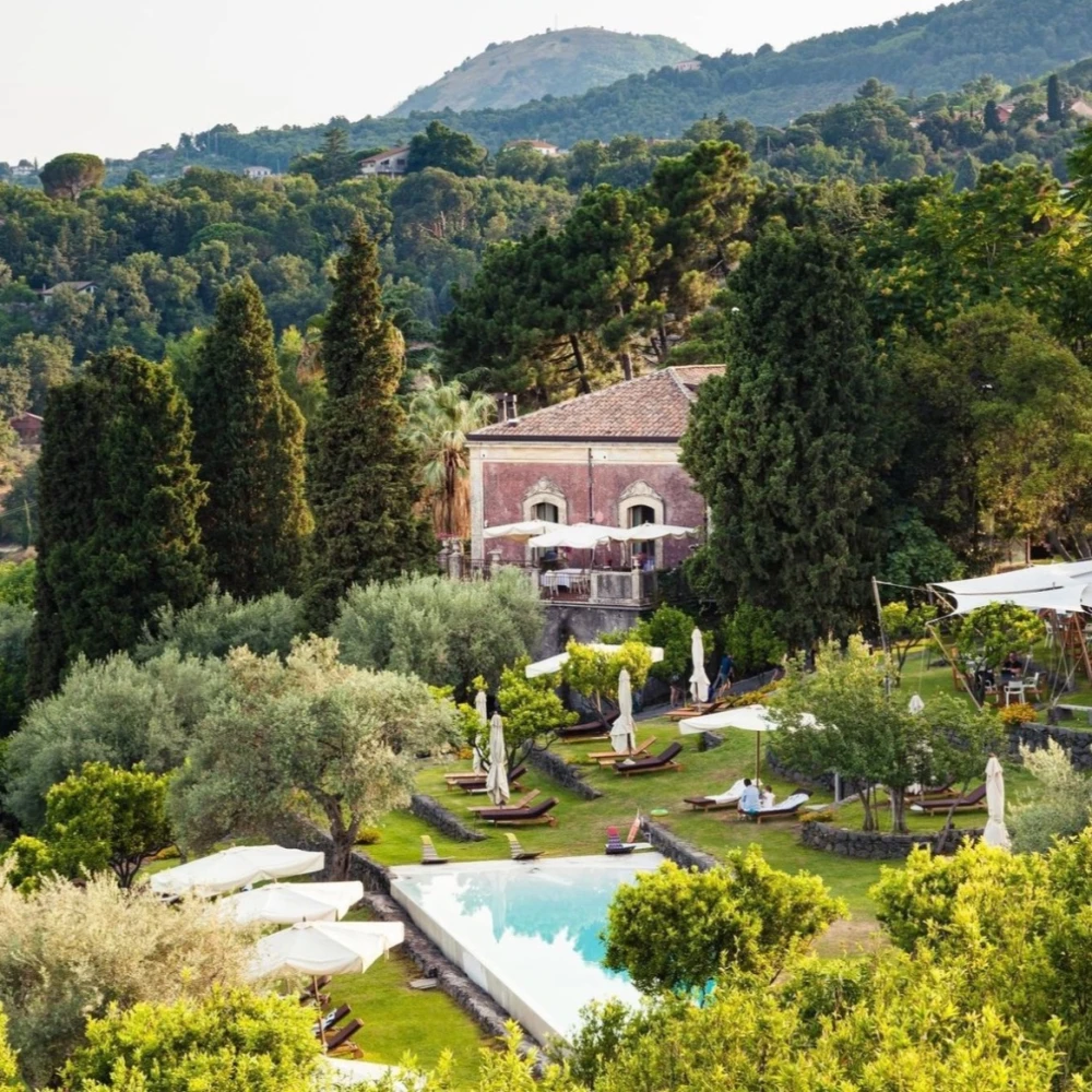 Monaci delle Terre Nere