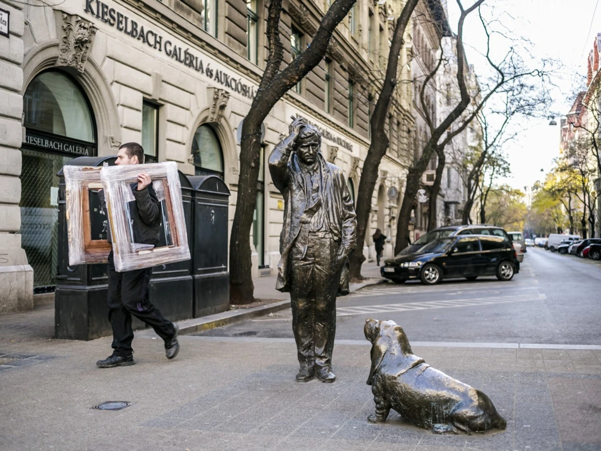 Art & Antique Street