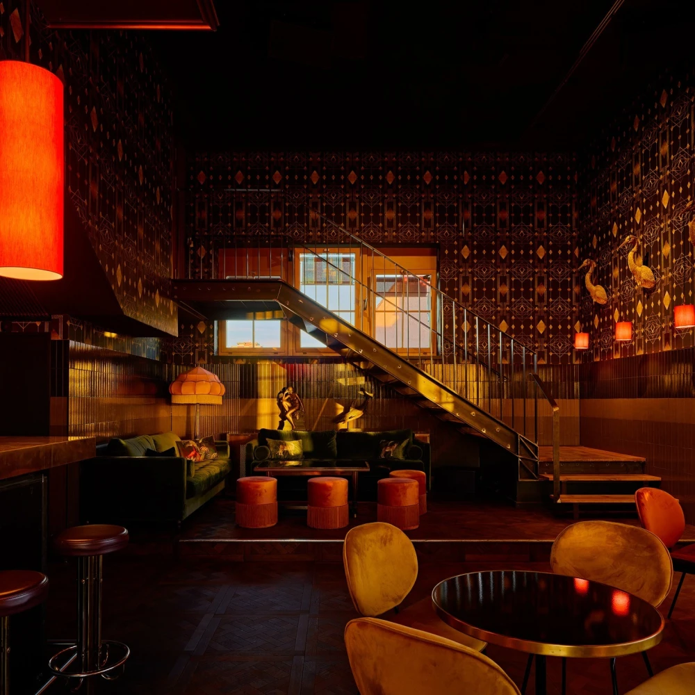 Amber Bar