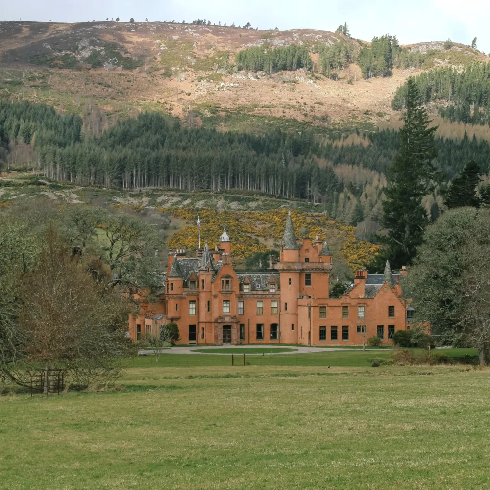 Aldourie Castle Estate