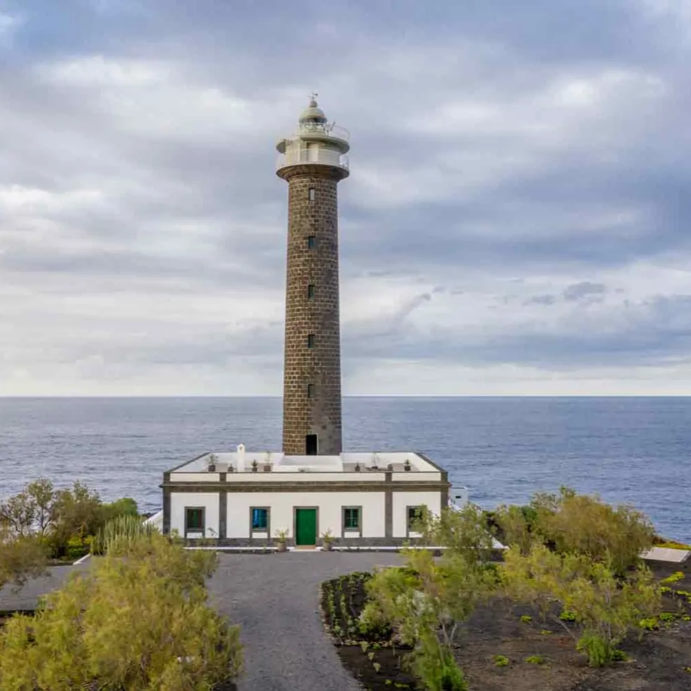 Faro de Punta Cumplida