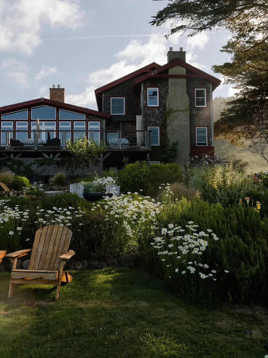 Harbor House Inn
