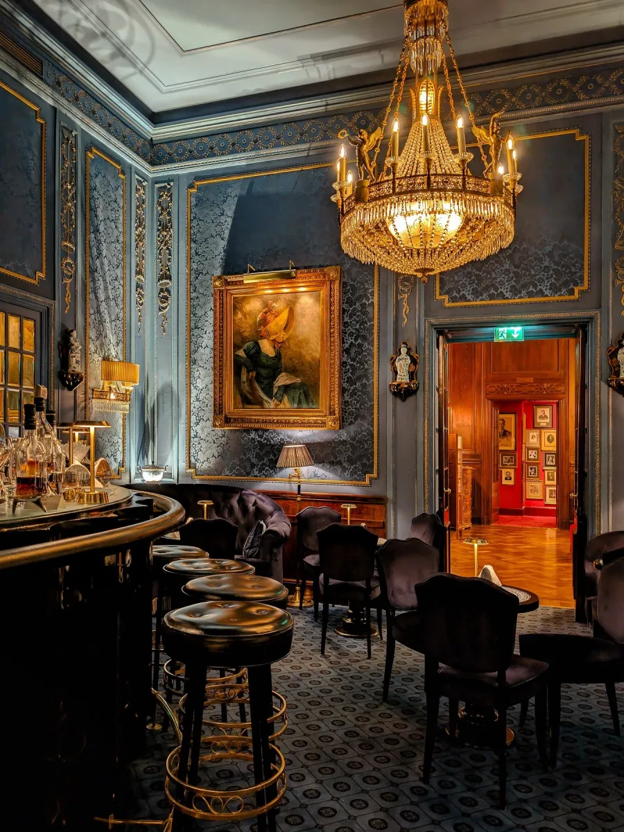 Blaue Bar