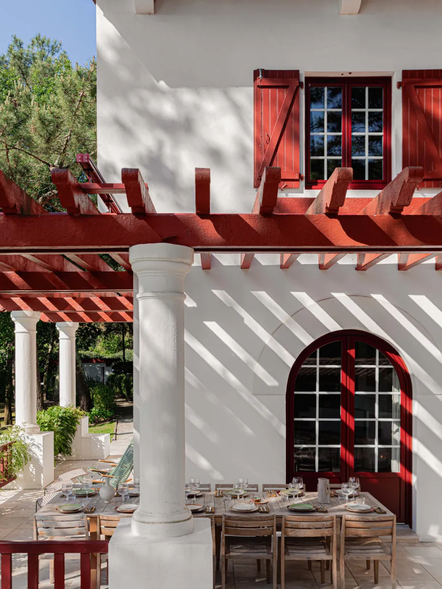 Les Bords du Lac - Iconic House