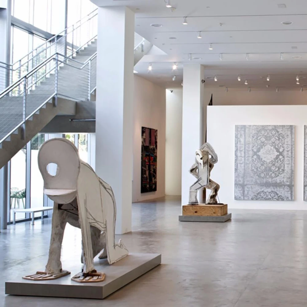 de la Cruz Collection