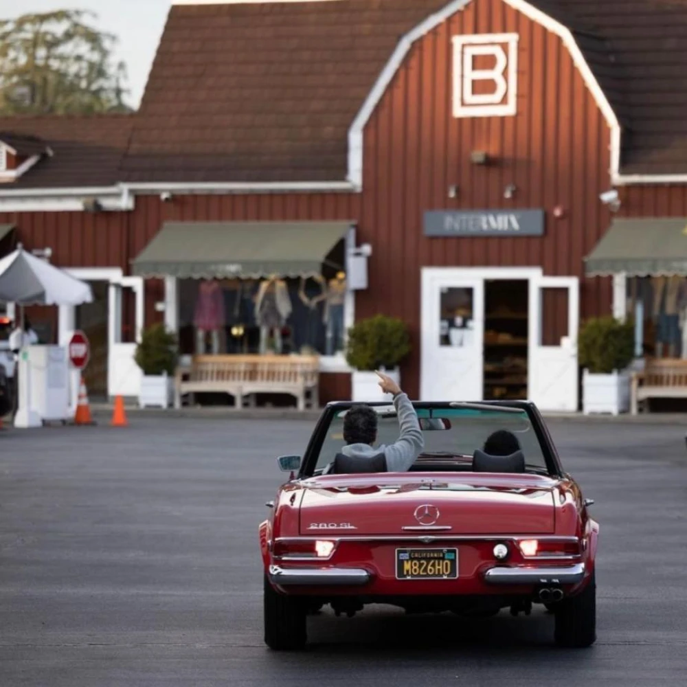 Brentwood Country Mart