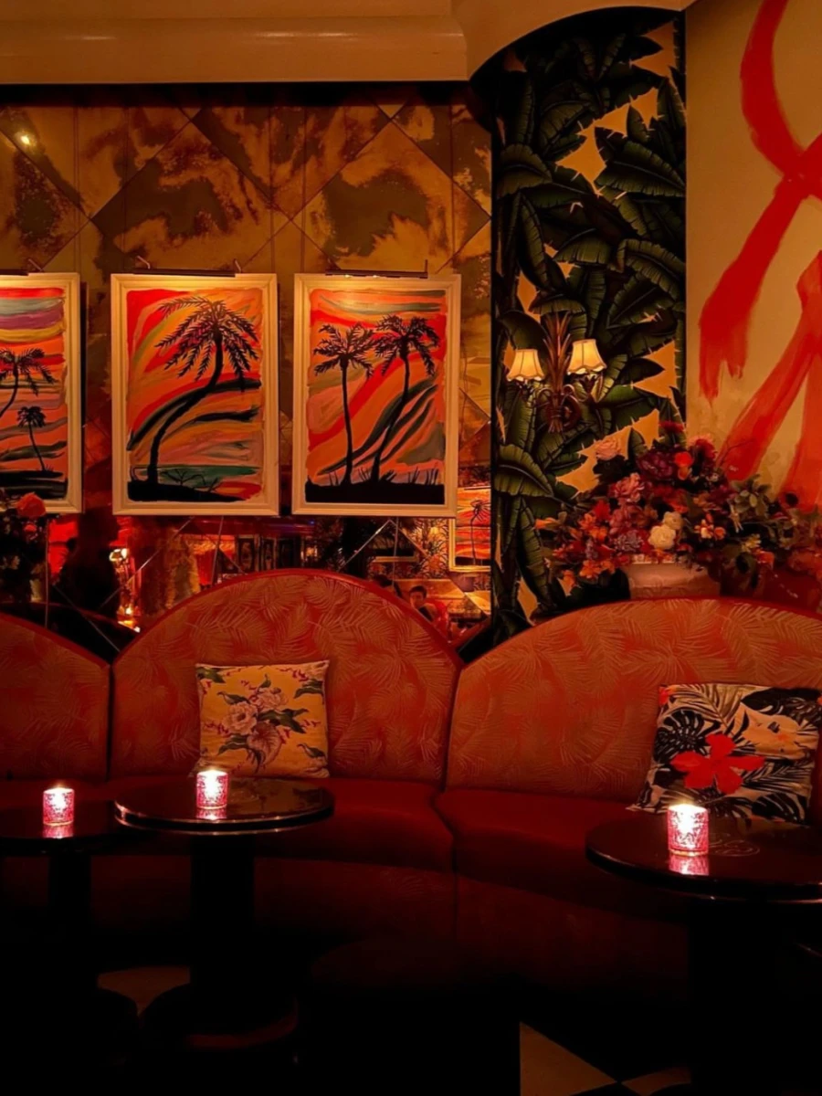 Paul's Cocktail Lounge