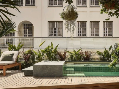 Gorgeous George Hotel