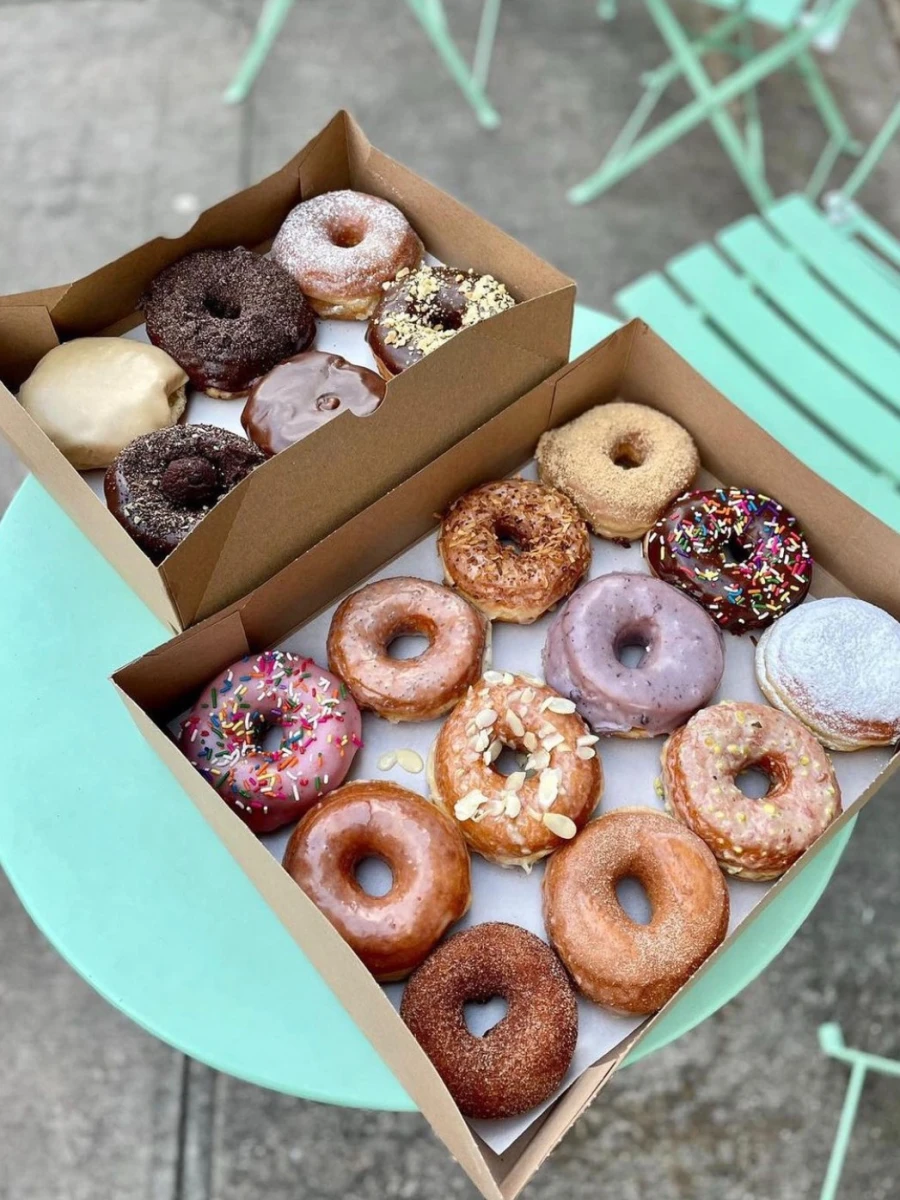 Dun-Well Doughnuts