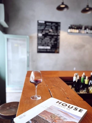 Publik Wine